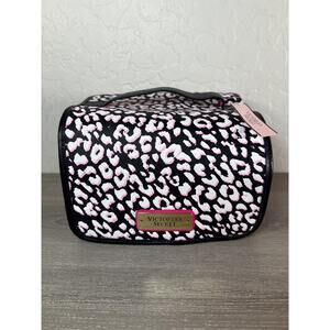 Victoria's Secret Faux Leather Hanging Travel Train Case Makeup Bag Cheetah NWT